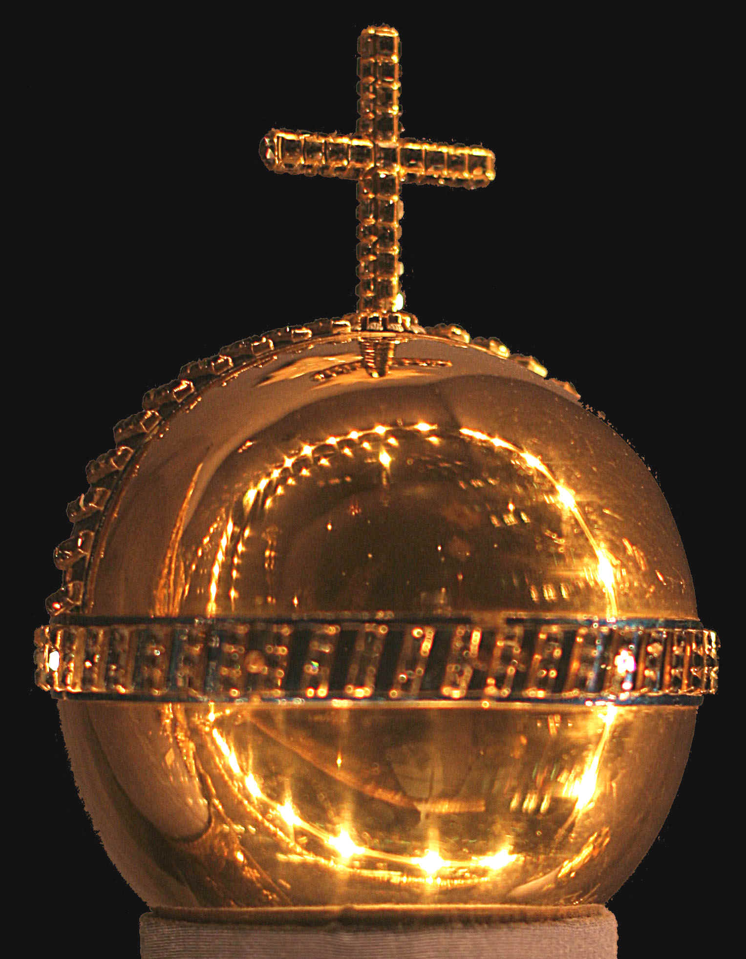 Denmark_globus_cruciger.jpg (349677 bytes)