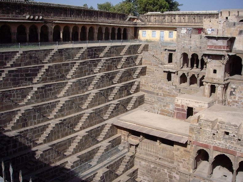 CHAND_BAORI_GENERATOR12.jpg (185737 bytes)