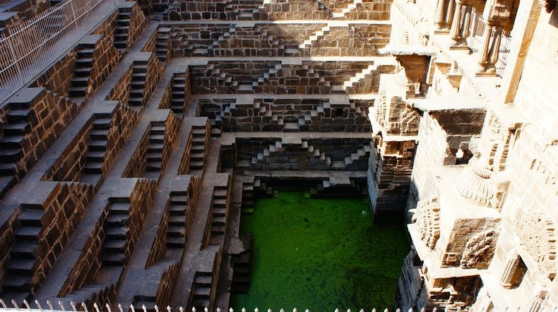CHAND_BAORI_GENERATOR2.jpg (138269 bytes)