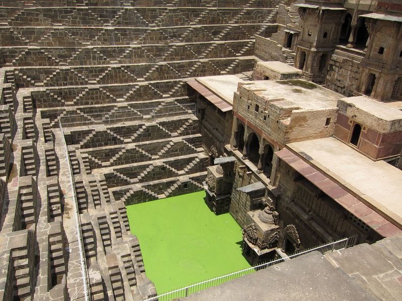 CHAND_BAORI_GENERATOR5.jpg (188347 bytes)