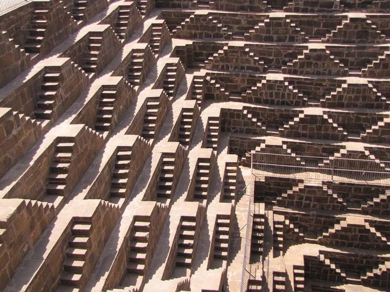 CHAND_BAORI_GENERATOR8.jpg (163008 bytes)