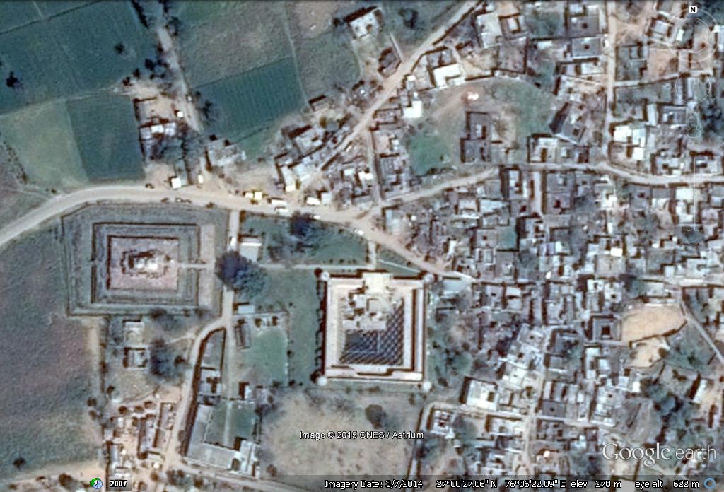 CHAND_BAORI_SATELITE_IMAGE.jpg (134075 bytes)