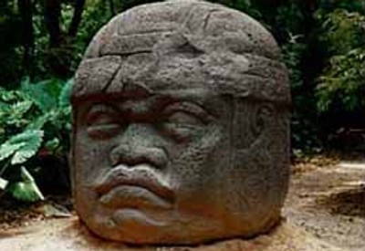Stone_Balls_Olmec_Head_Large.jpg (31642 bytes)