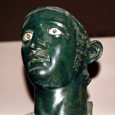 head.jpg (68514 bytes)