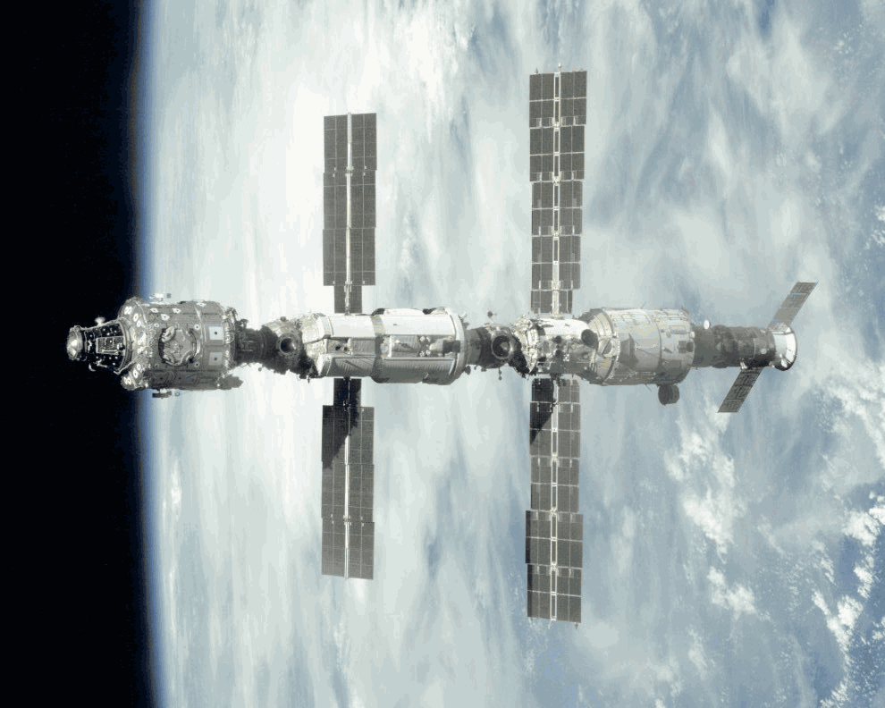KING TVRDKO ARRIVAL FROM SPACE STATION TO PLANET EARTH