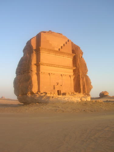 MADAIN_SALEH_GENERATOR0.jpg (29300 bytes)