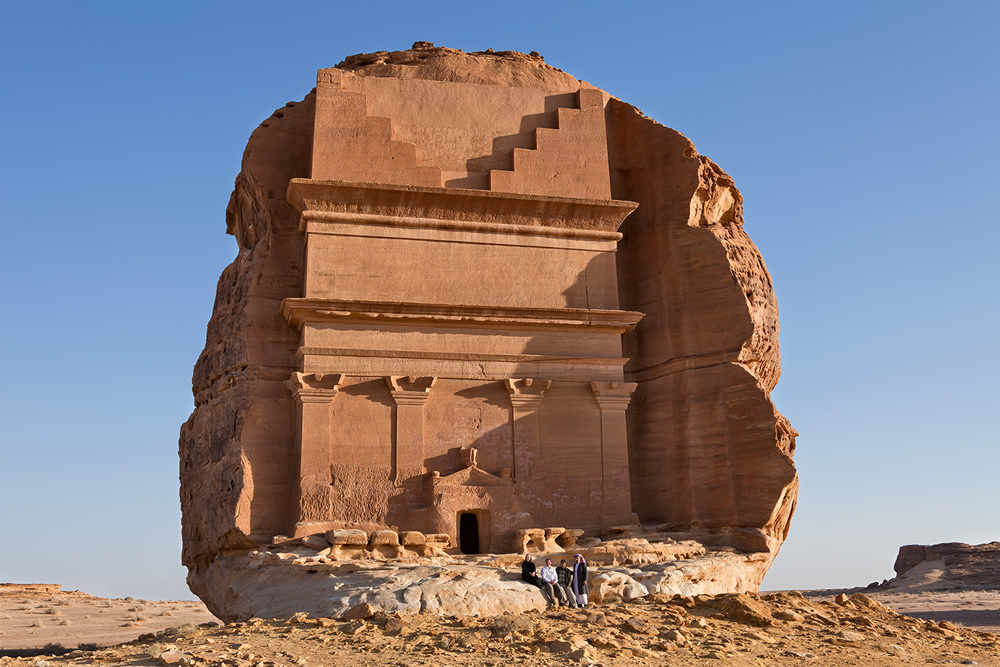 MADAIN_SALEH_GENERATOR25.jpg (229099 bytes)