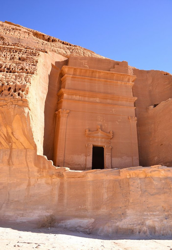 MADAIN_SALEH_GENERATOR3.jpg (111120 bytes)