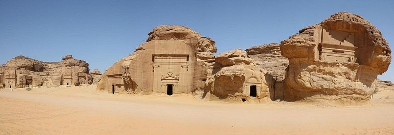 MADAIN_SALEH_GENERATOR7.jpg (53783 bytes)