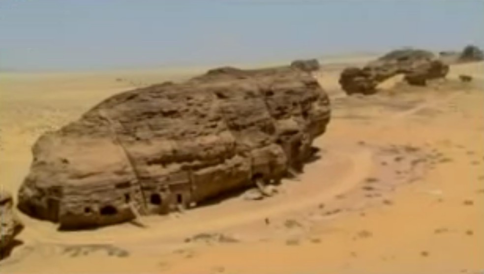 MADAIN SALEH GENERATOR AS METEOR SPACE SHIP SHAPE SPHERE