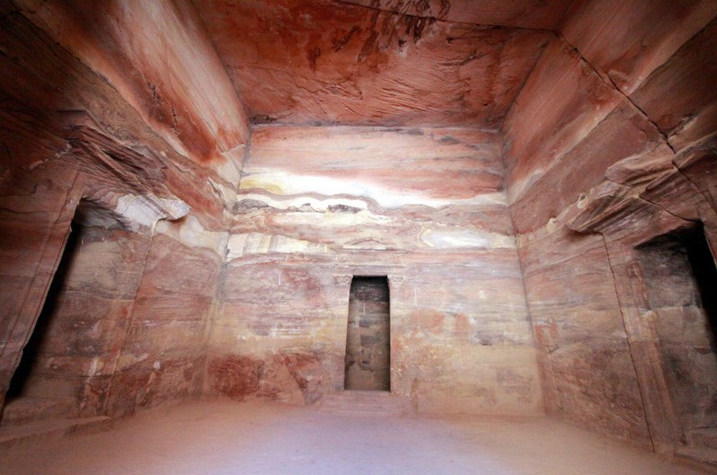 PETRA CAVITY ROOM 3DOORS IN CHAMBER