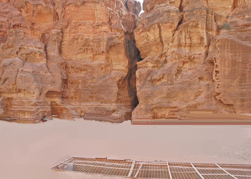 PETRA_CAVITY_ROOM_AND_HORIZONTAL tunnel to the resonant chamber 0THER_SIDE.jpg (120262 bytes)