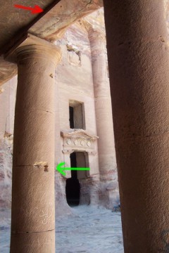 PETRA CAVITY ROOM COLUMN REMOVED FRAME FOR STRING WIRE