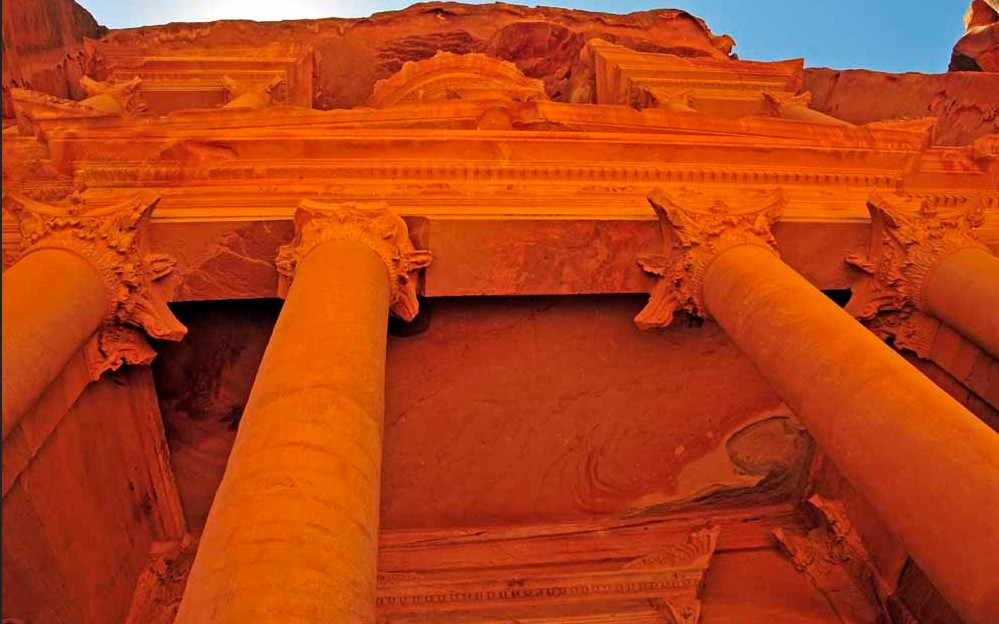 PETRA_CAVITY_ROOM_PILLARS.jpg (138374 bytes)