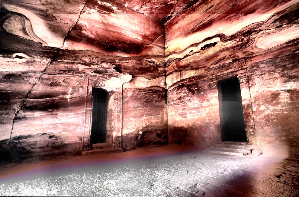PETRA_CAVITY_ROOM_SHAPE_JUST_FROM_MAIN_DOOR_RIGHT_CORNER_EQUALISATION4.jpg (231144 bytes)