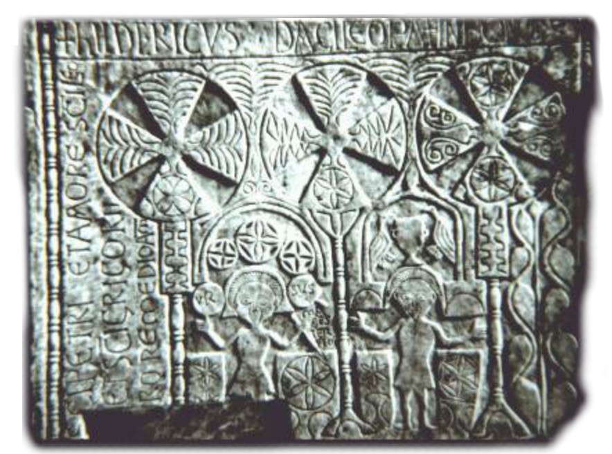PETRA_Lombard_Christian_altar1.jpg (159632 bytes)