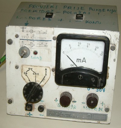 AC_DC_REGULATED_POWER_SUPLLY.jpg (45543 bytes)