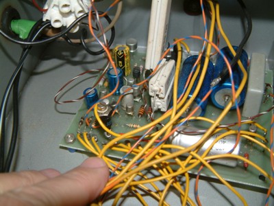 AC_DC_REGULATED_POWER_SUPLLY1.jpg (45554 bytes)