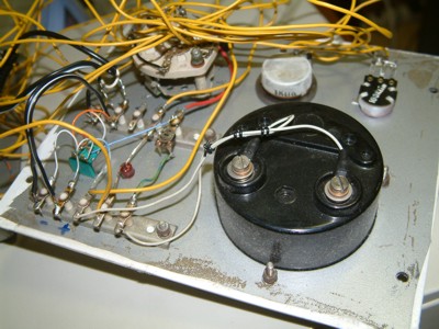 AC_DC_REGULATED_POWER_SUPLLY2.jpg (44847 bytes)